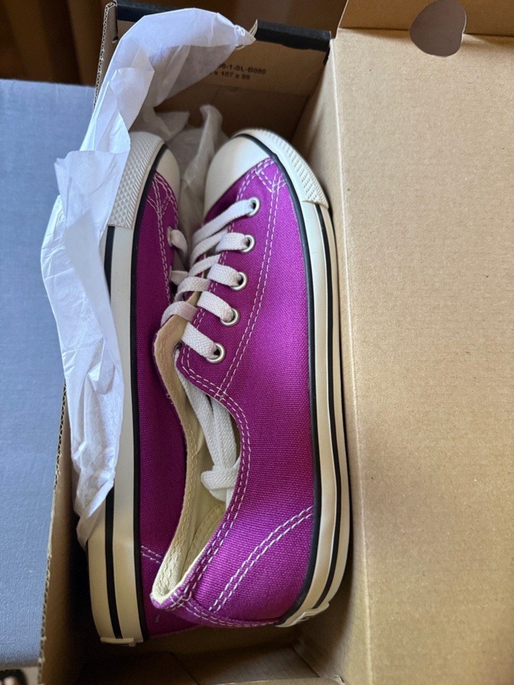 Converse Womens Low-Top Canvas Sneakers in Vibrant Magenta
